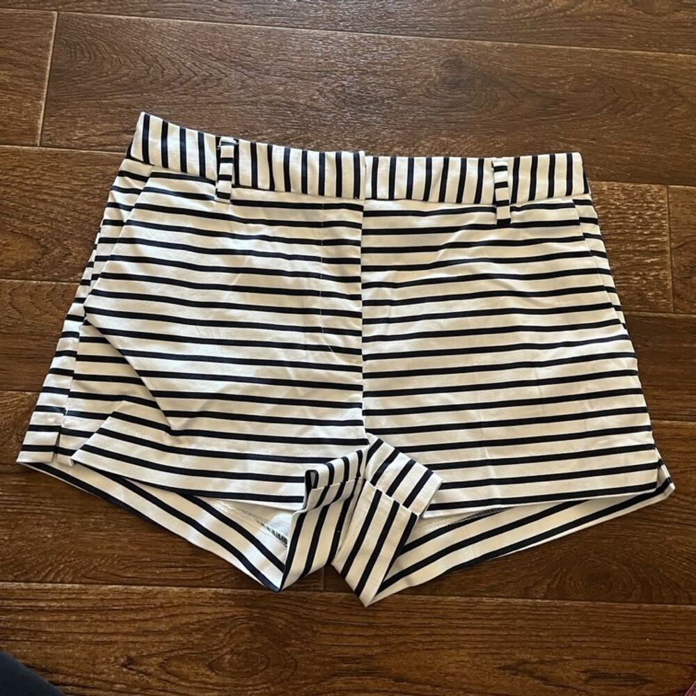 H&M Striped Shorts Womens Size 8 Nautical Navy White Flat Front Dressy Preppy